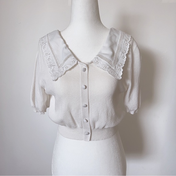 Beautiful Cute V-shaped lace neckline knitted top. Thin fabric, good for summer. - Picture 7 of 11